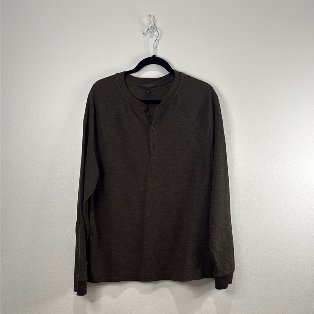 Banana Republic Green Long Sleeve Tee